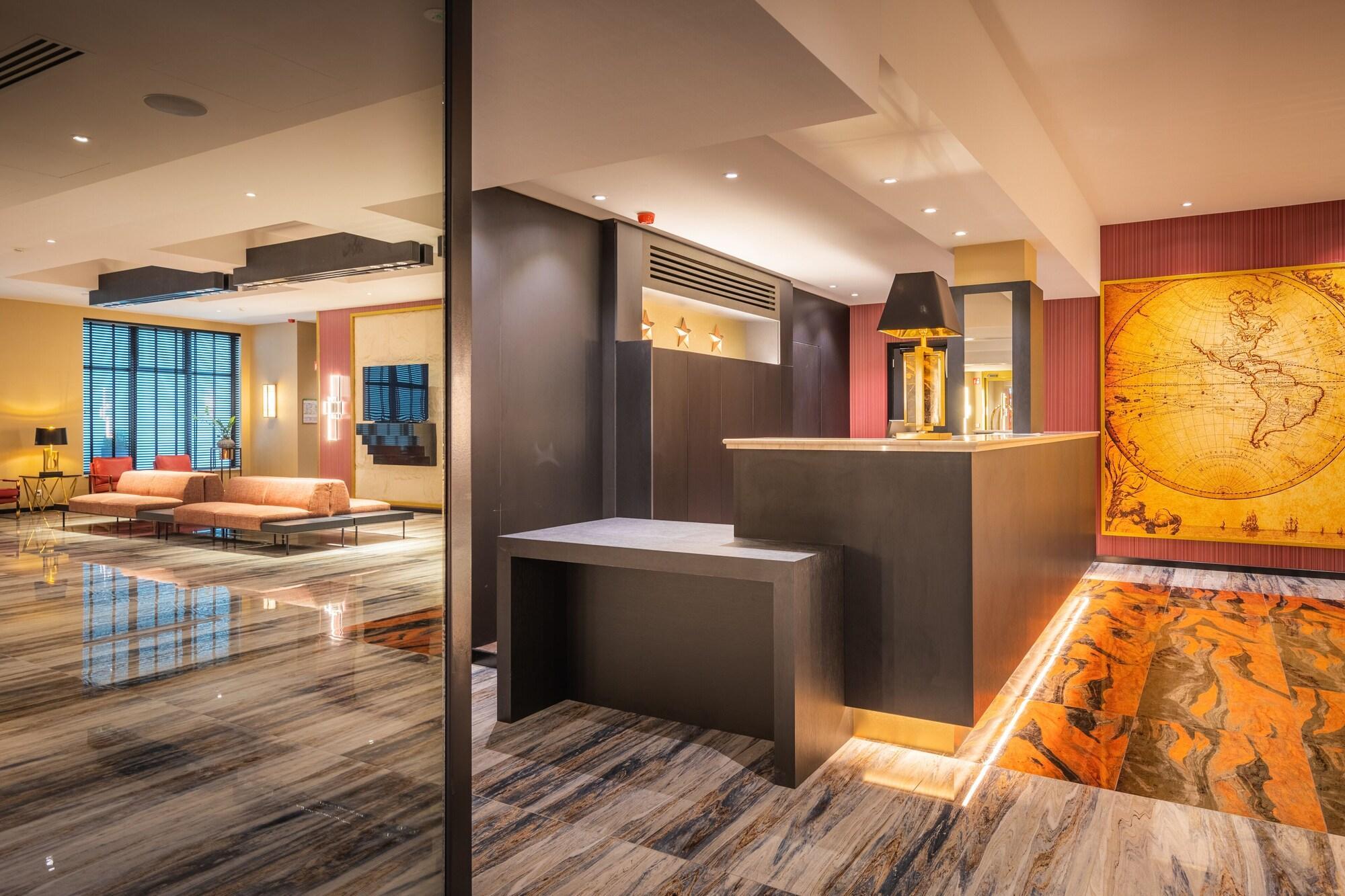 Amory By Hyllit Hotel 3*